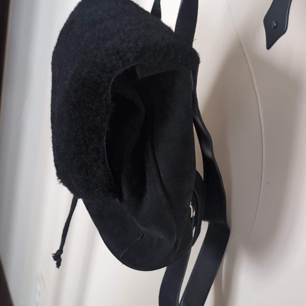 UGG Australia Nordie🖤 Black Shearling & Sueded Drawstring Mini Backpack NWOT - Picture 10 of 12